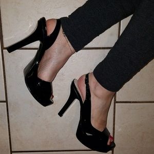 Guess Black Patent Leather 7.5 Platform Open Toe