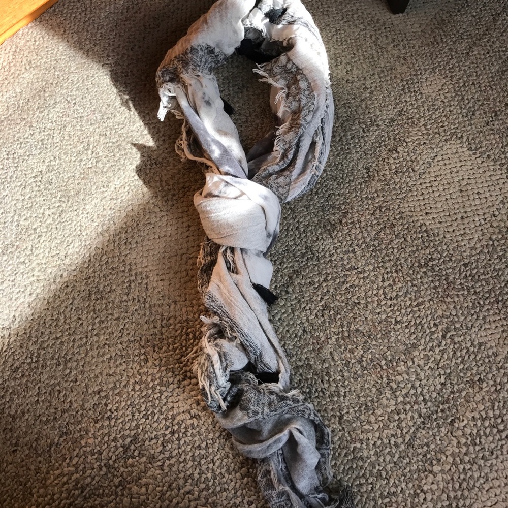 Steve Madden grey tye dye and pattern scarf