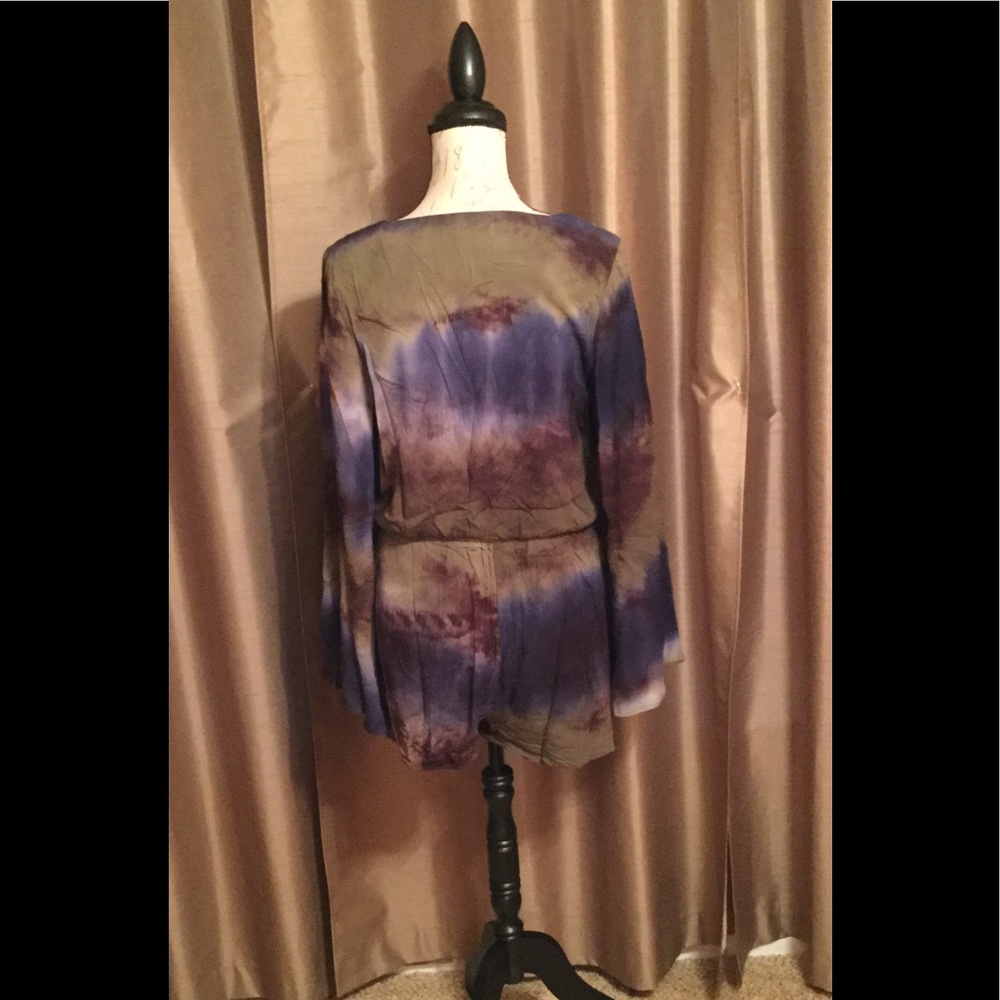 Beautiful Romper with bell sleeves. Bold colors! - Picture 6 of 6