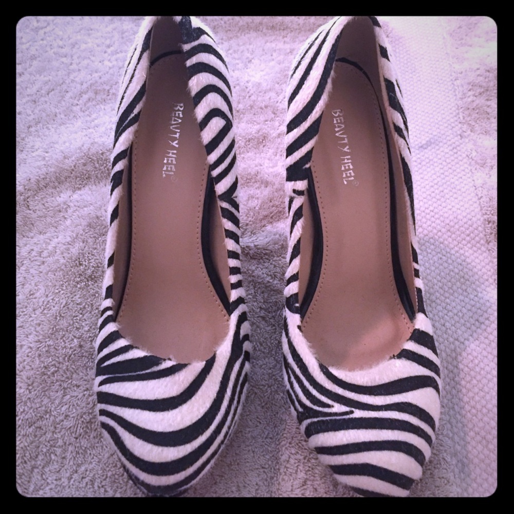 NWOT!  Sexyzebra print heels! Never worn! 4"heel!