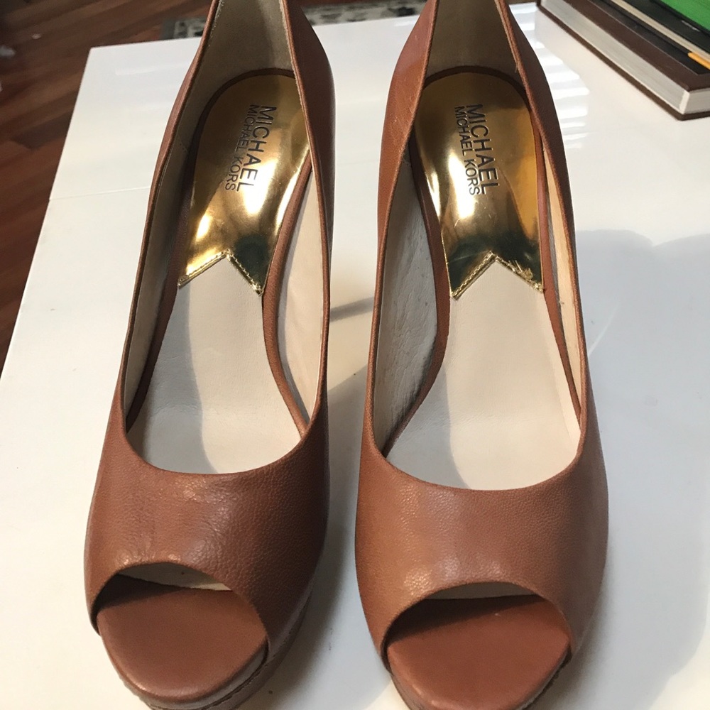 Michael Kors Light Brown with Gold Heel