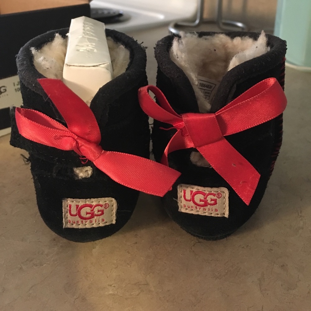 Baby uggs - Picture 2 of 3