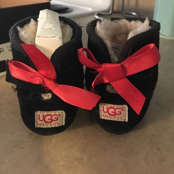 Baby uggs - Picture 2 of 3