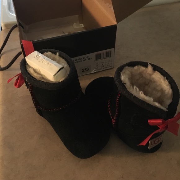 Baby uggs - Picture 3 of 3