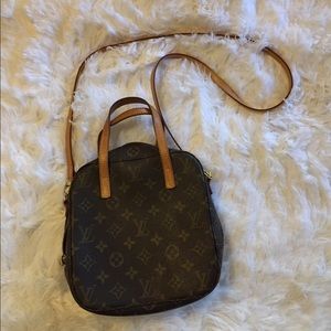 ⚠️Closet Clear Out⚠️ AUTHENTIC Louis Vuitton Bag