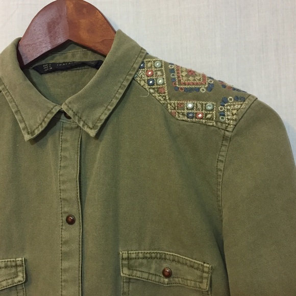 ❌SOLD❌ Zara Green Embroidered  Buttondown Shirt S - Picture 3 of 8