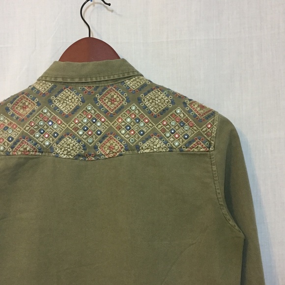 ❌SOLD❌ Zara Green Embroidered  Buttondown Shirt S - Picture 7 of 8