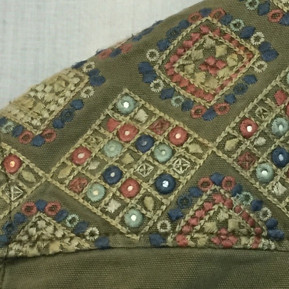 ❌SOLD❌ Zara Green Embroidered  Buttondown Shirt S - Picture 8 of 8