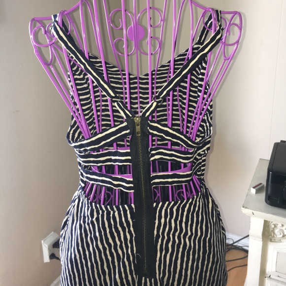LAST CALL 9/11//22 - Cutout Open Back Navy Cream Striped Dress - Picture 3 of 6