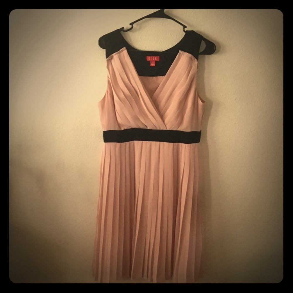Elle Light Peach and Black
