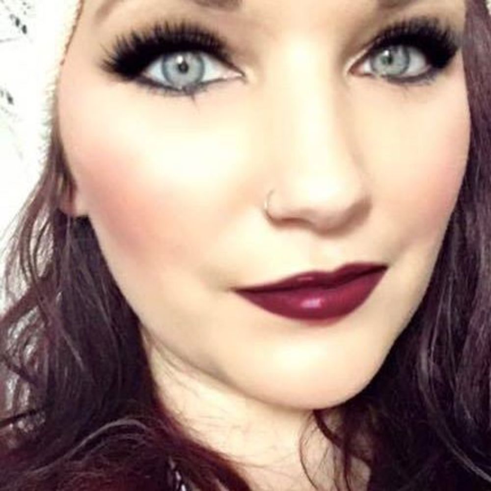 Meet your Posher, Caitlyn