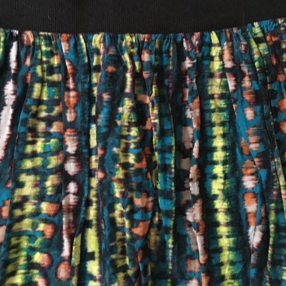 Skirt - Picture 2 of 2