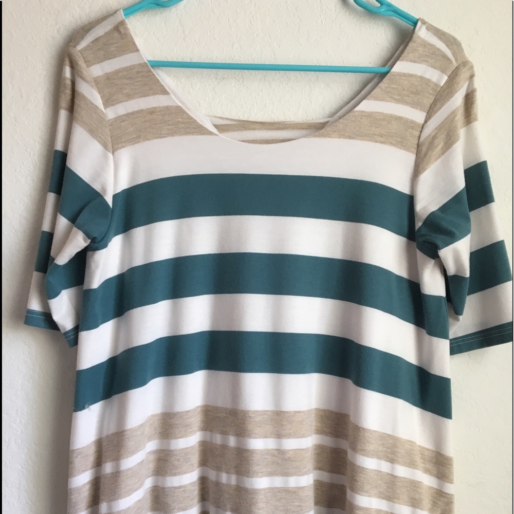 3/4 Sleeve Flowy Top