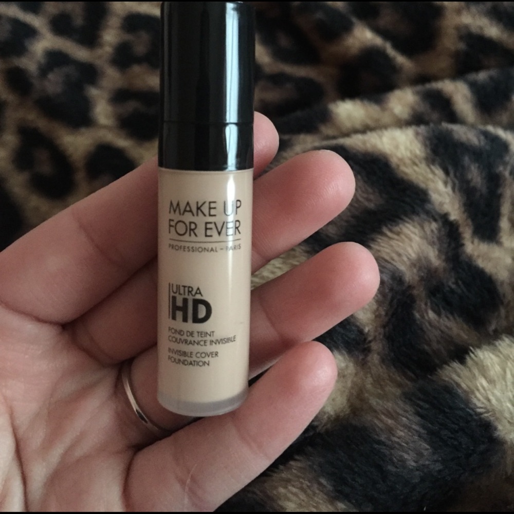 Makeup Forever Foundation in the shade 115