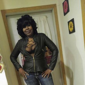 Meet your Posher, Yelonda