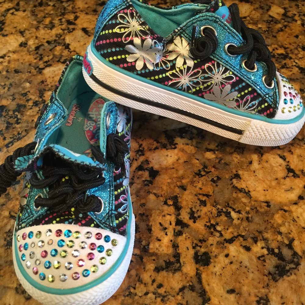 Girls light up sketchers