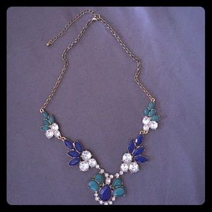 Statement flower necklace