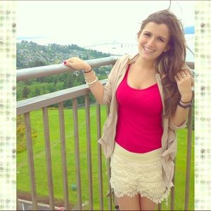 Cream Lace shorts! 🌷