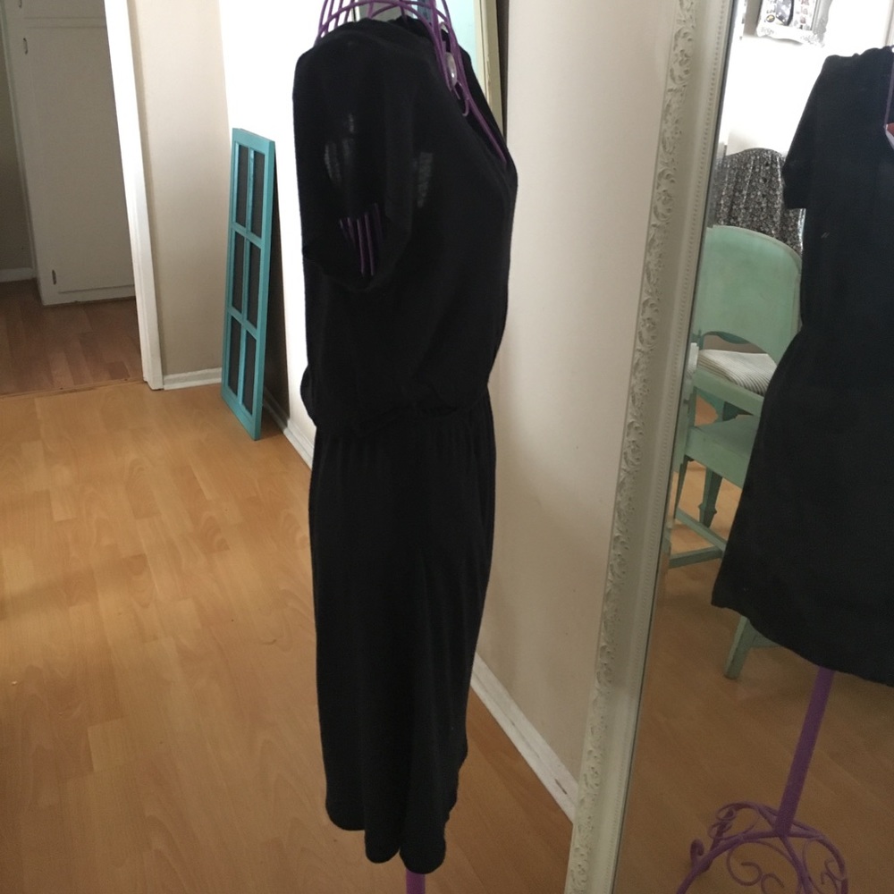 ❌ SOLD ❌ Black Open Back Slashed V Neck Beach Dress - Picture 6 of 6