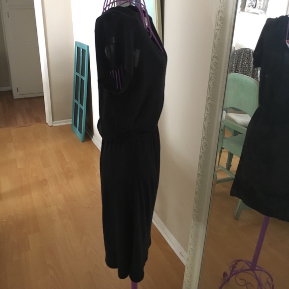 ❌ SOLD ❌ Black Open Back Slashed V Neck Beach Dress - Picture 6 of 6