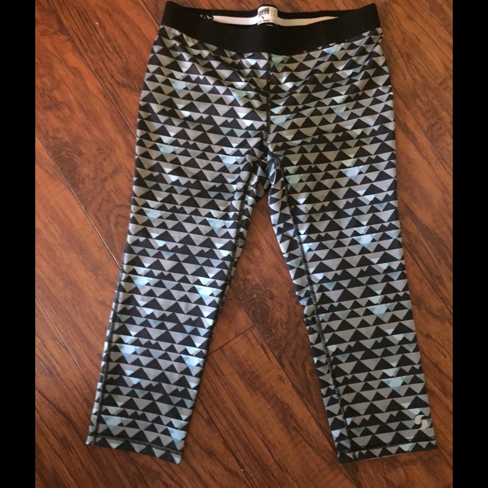 NWOT Soffe Low Rise Athletic Capris