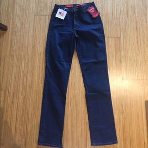 NYDJ Tummy Tuck Jeans! Size 10. New with tags!