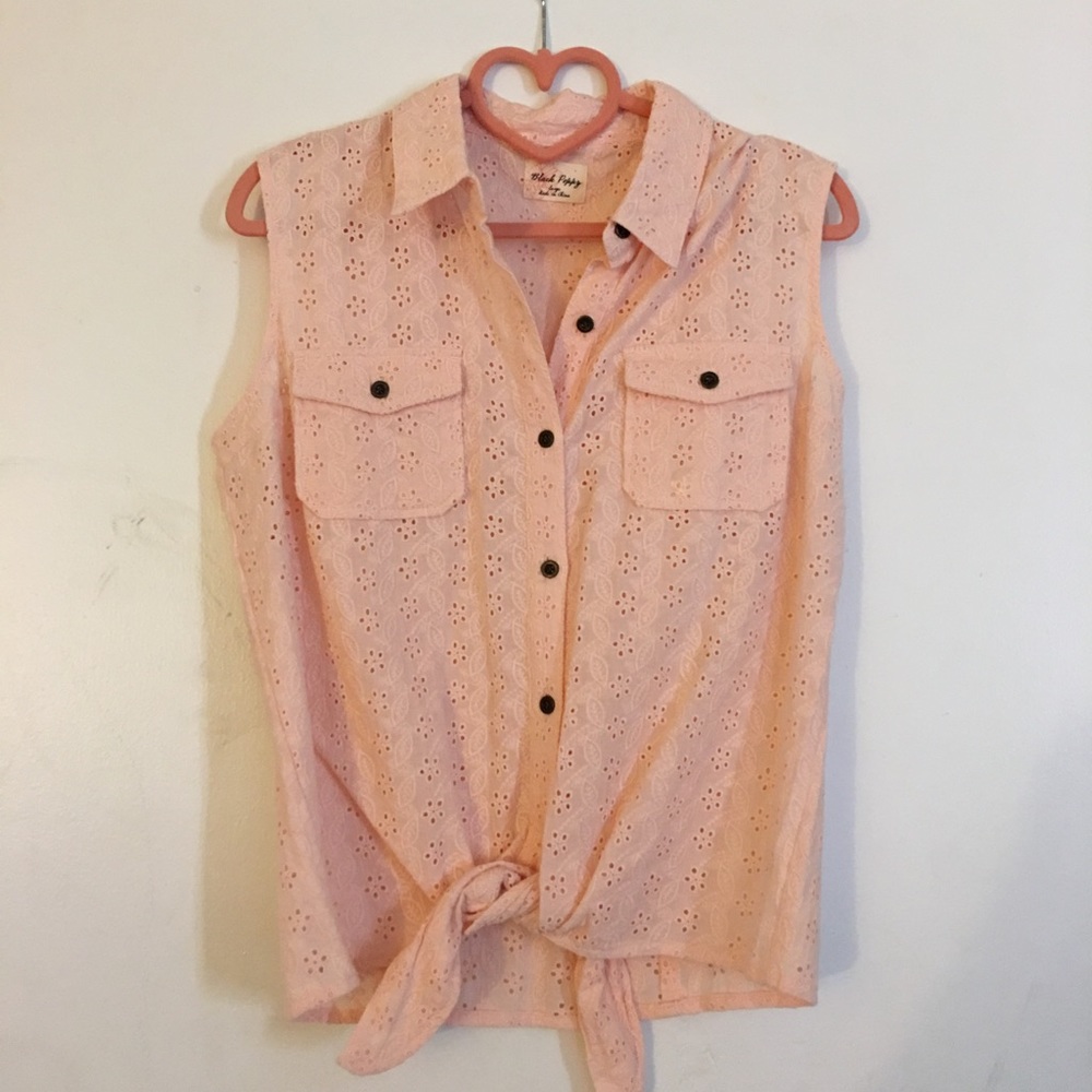 *DONATING 5/18* Floral pink tie front top