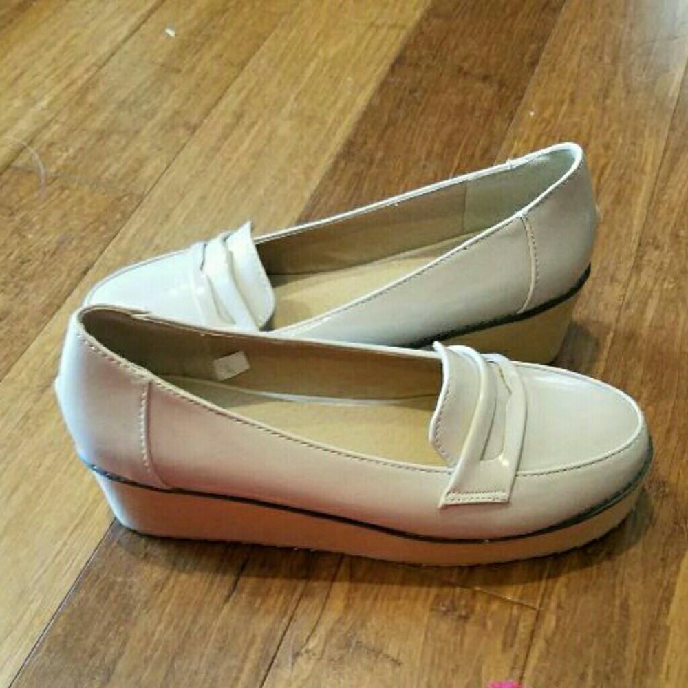NWOT Platform cream creepers.