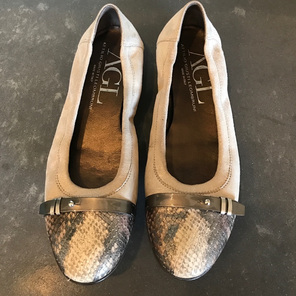 AGL flats, shimmery champagne color.  Good cond.