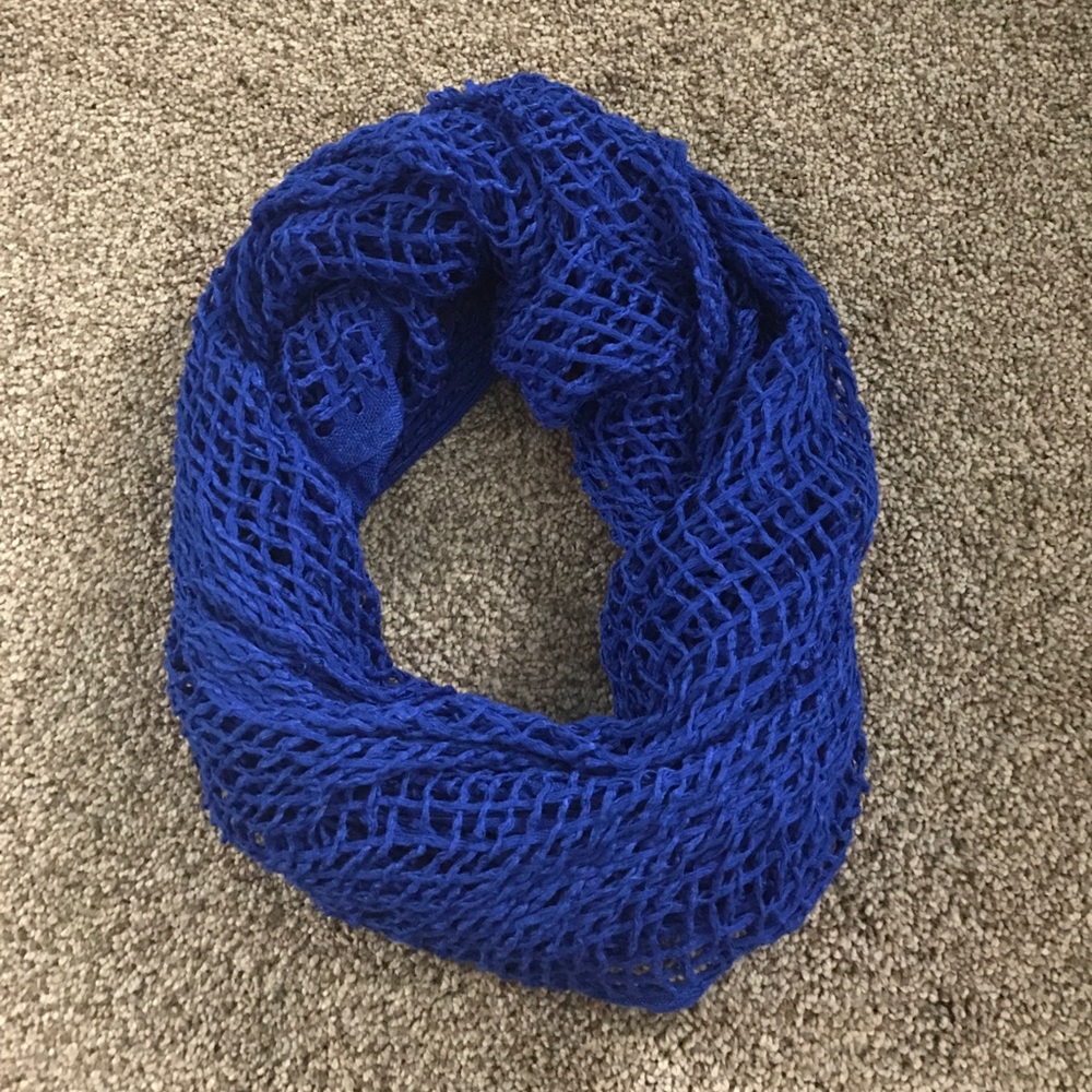 Blue Vera Wang infinity scarf