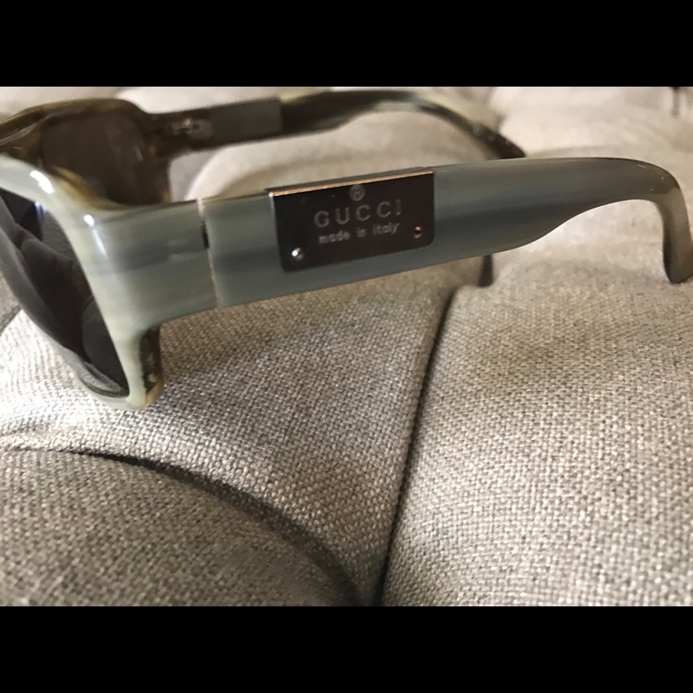 LIKE NEW Gucci unisex sunglasses