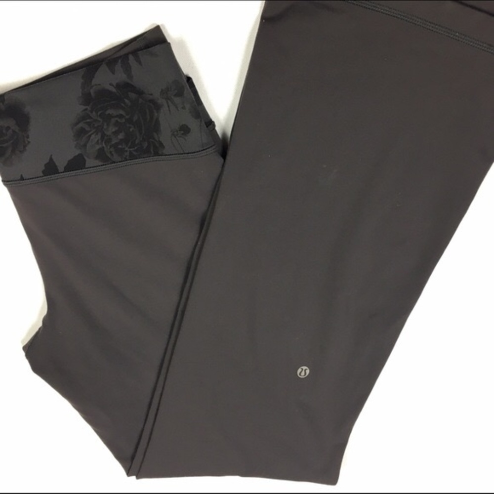 Lululemon Dark Grey Rose Print Size 8 Pants