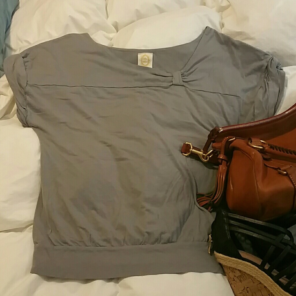 Ric Rac gray wide neck tee