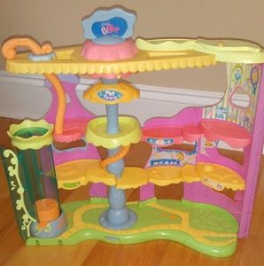 Littlest pet shop Town house