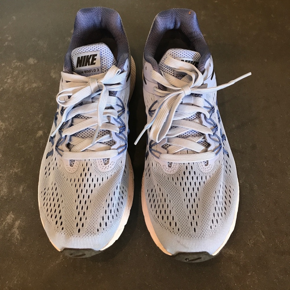 Nike Zoom Winflow with fitsole.  Very light wear.