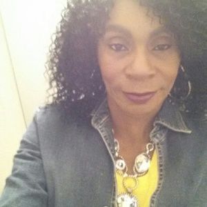 Meet your Posher, Lori