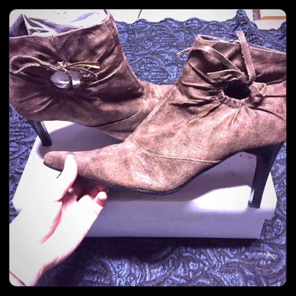 Vintage suede Booties