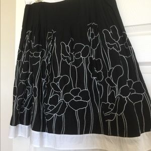 Black and white pleated skit