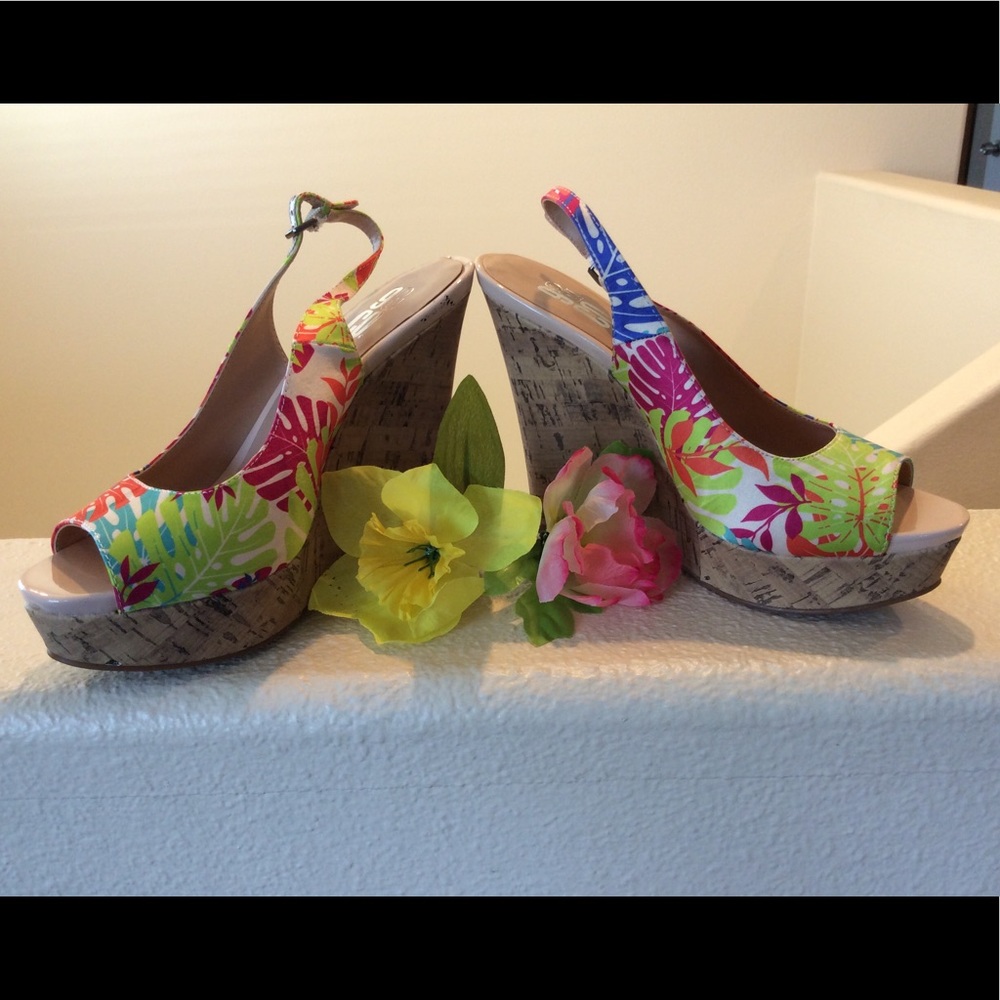 🌷Floral Wedges 🌷