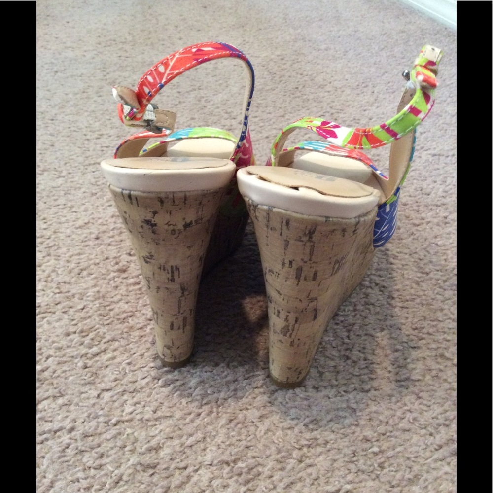 🌷Floral Wedges 🌷 - Picture 5 of 7