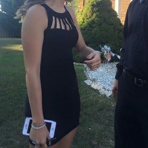 Black sleeveless dress