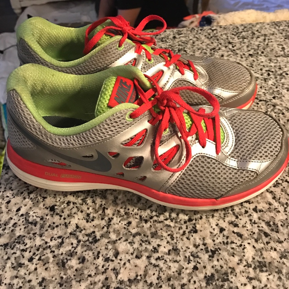 Good condition Women's Nike shoes