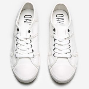 OAK Canvas Sneakers