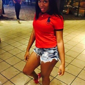 Meet your Posher, Nickie