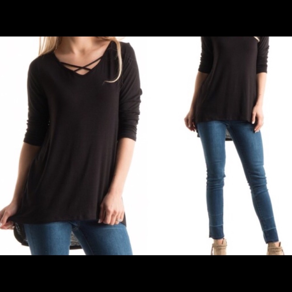 Long sleeve crisscross top in black