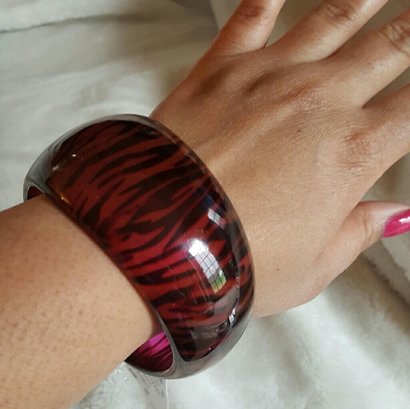 LAST 1! Pink Zebra Print Bangle - Picture 2 of 5