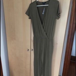 Army green jumpsuti