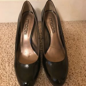 Black Moda pumps