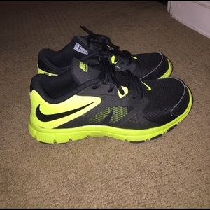 NWOT NIKE training sneakers