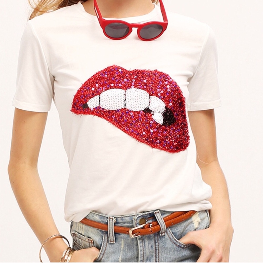 ๐Sequin Lips Tee ๐ - Picture 1 of 5